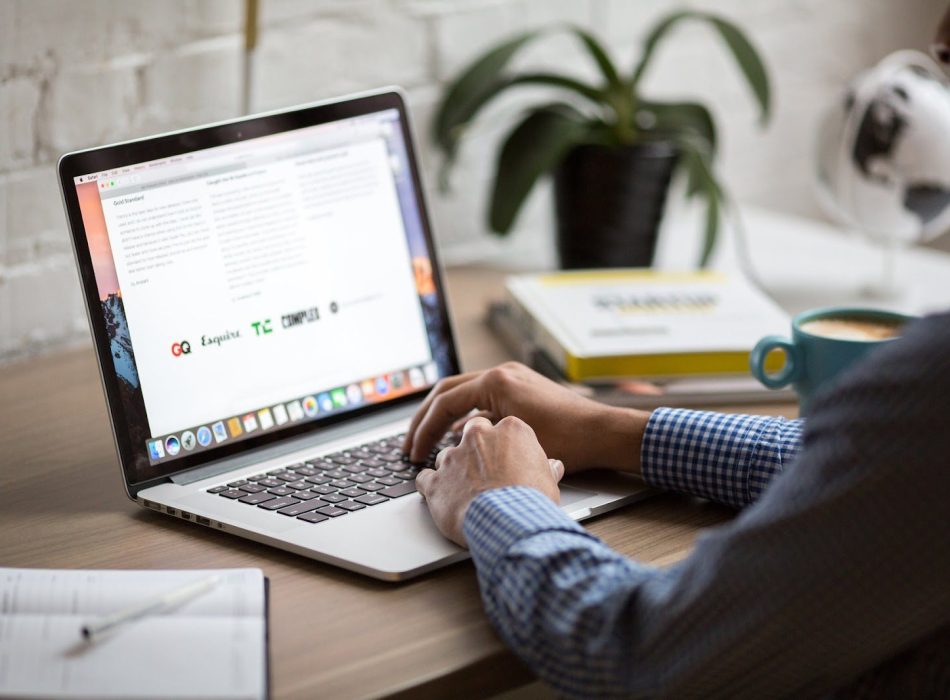 laptop-ga6e3eb488_1920